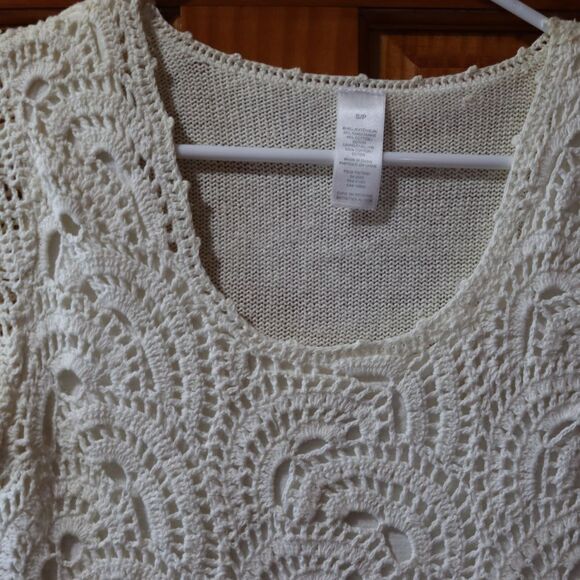 Vintage Avon White Lacey Crochet Short Sleeve Scoop Neck Top Small - Picture 3 of 9
